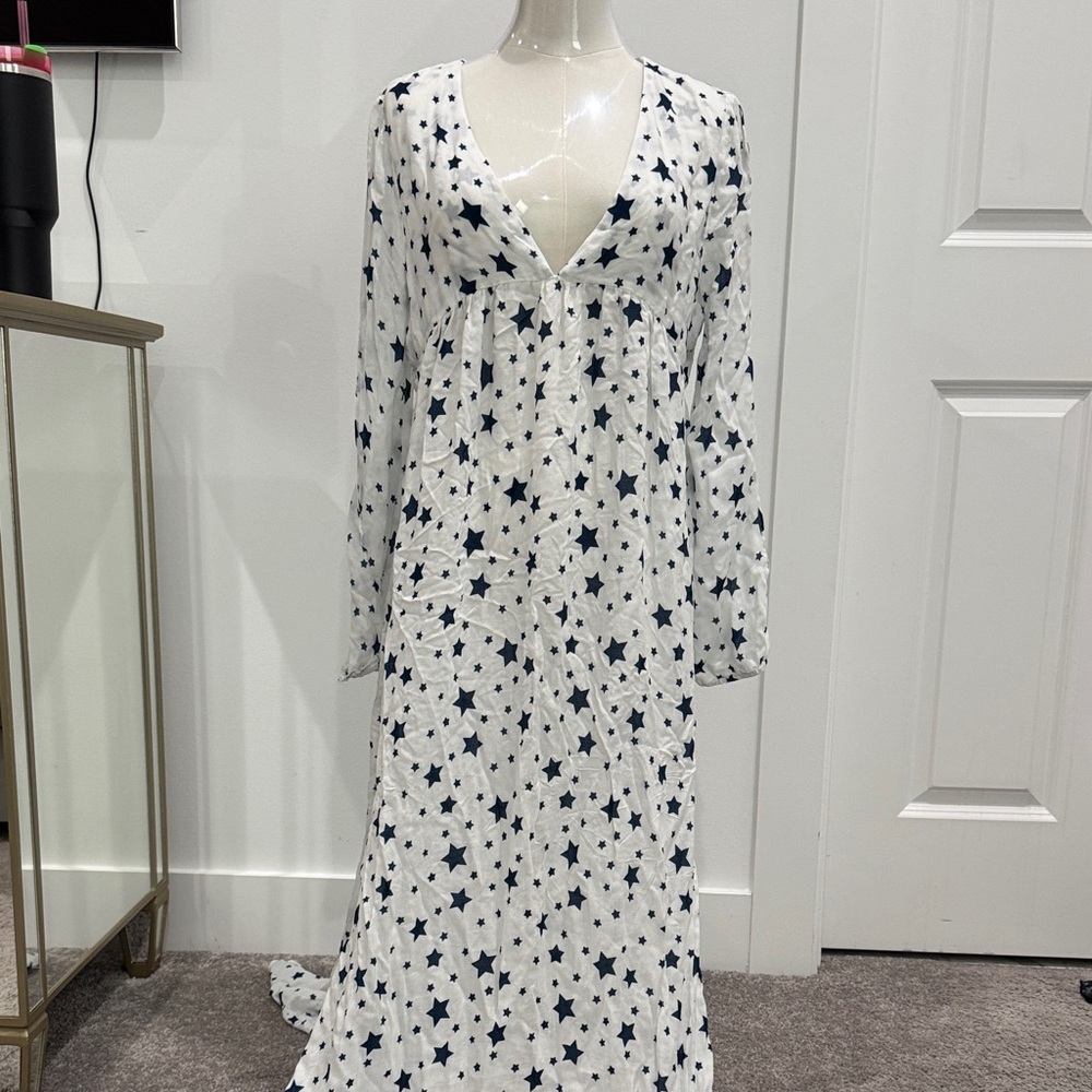 Chaser White and Black Star Long Sleeve Dress